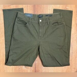 Banana Republic Slim Fit Jeans Traveler Mid Rise Jeans Green Men’s 32x30 NWT